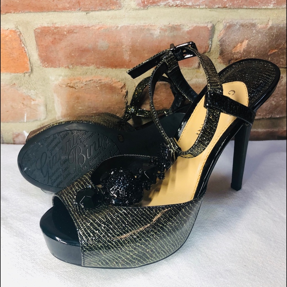 NWOT Black Leather Designer Heels - Picture 9 of 9